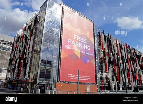 london designer outlet parking